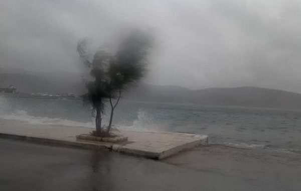 Κακοκαιρία: «Επιπέδου επικινδυνότητας 3 οι βροχοπτώσεις», προειδοποιεί το meteo