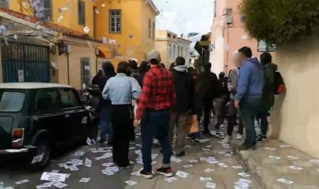 Ρουβίκωνας: Επίθεση με τρικάκια στο σπίτι του Κώστα Καραμανλή
