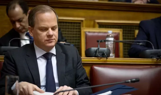 Καραμανλής για Τέμπη: Παραιτήθηκα γιατί έχω μάθει να αναλαμβάνω την ευθύνη που μου αναλογεί και να σέβομαι τον ανθρώπινο πόνο