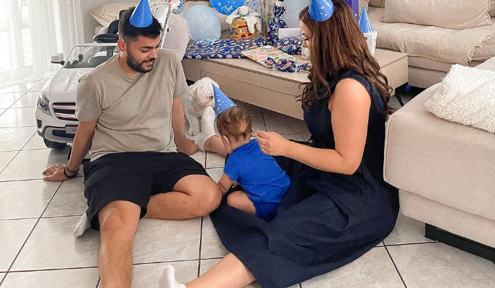 Η Σερραία Λάουρα Νάργες και ο Χρήστος Σαντικάι γιορτάζουν κι αυτός είναι ο λόγος! 