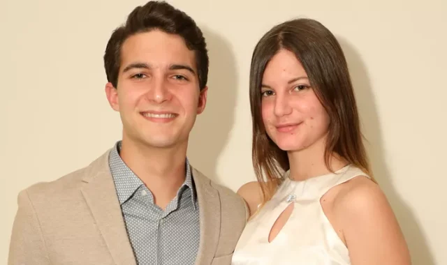 Η Αλίκη Καραμανλή και ο δίδυμος αδερφός της, Αλέξανδρος, σε δημόσια εμφάνιση με τους γονείς τους (ΦΩΤΟ)