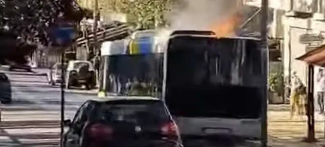 Φωτιά σήμερα σε λεωφορείο γεμάτο επιβάτες – Βίντεο ντοκουμέντο 