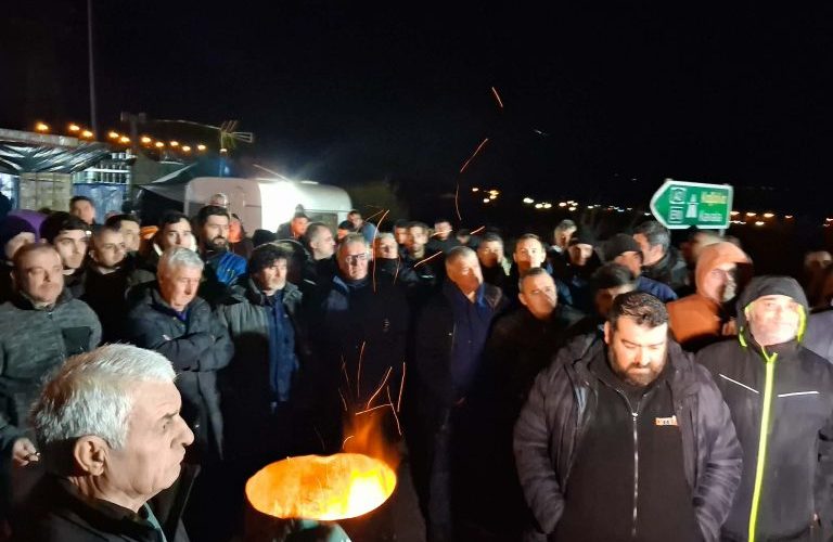 ΕΚΤΑΚΤΟ – Σέρρες: Αποχωρούν αύριο τα τρακτέρ από το μπλόκο των Κερδυλίων 