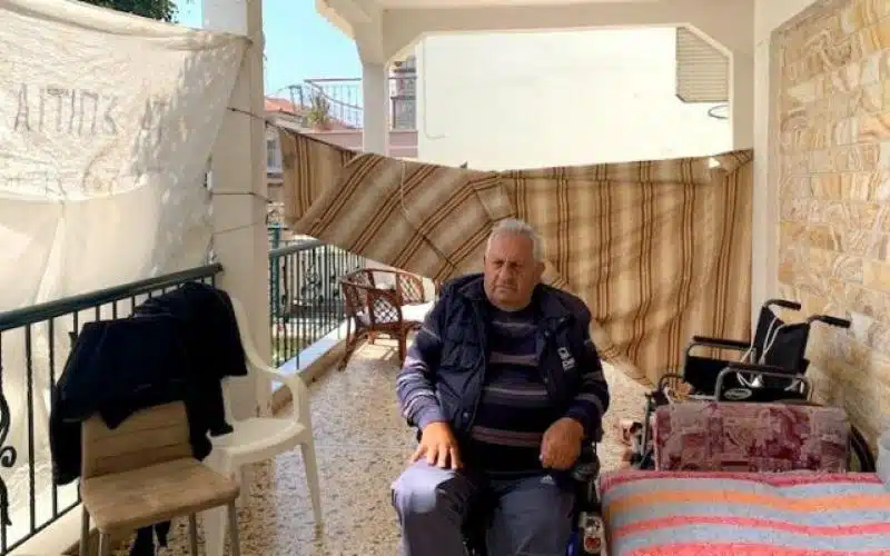 Πέθανε ο ανάπηρος 84χρονος που του είχαν κάνει έξωση από το σπίτι του στη Χαλκιδική 