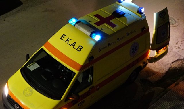 Σοβαρό ατύχημα: Άνδρας έπεσε με πατίνι και χτύπησε στο κεφάλι